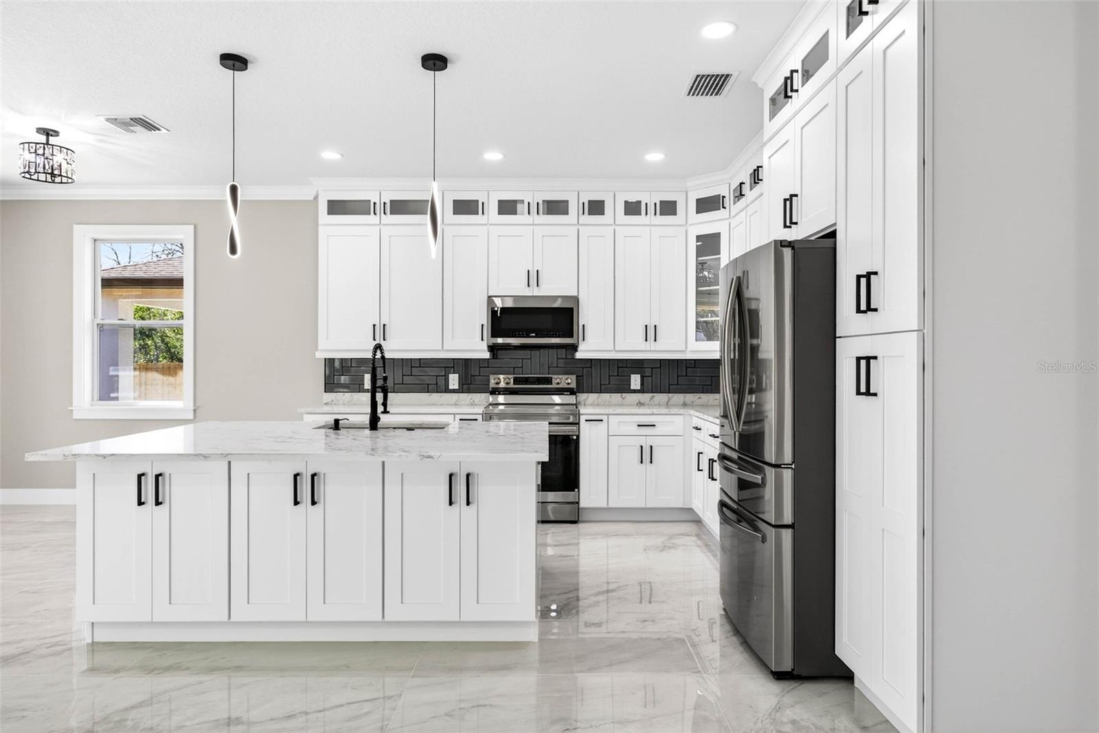 Image 19 of 64 For 288 Roosevelt Avenue