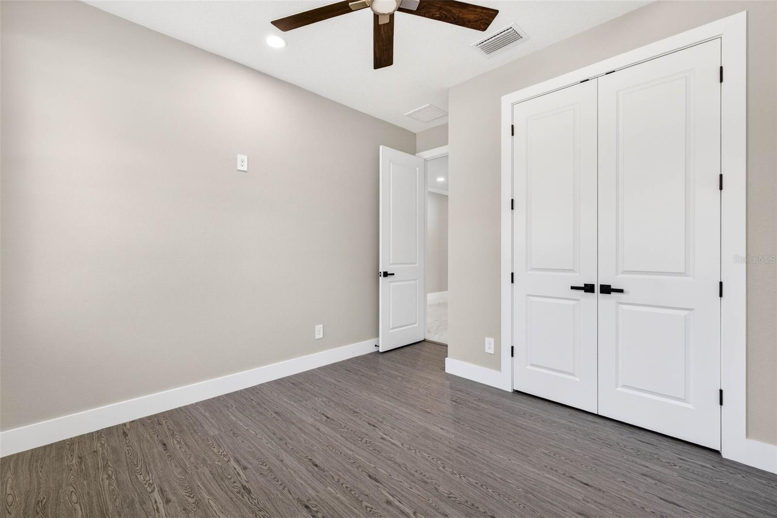 Image 26 of 64 For 288 Roosevelt Avenue