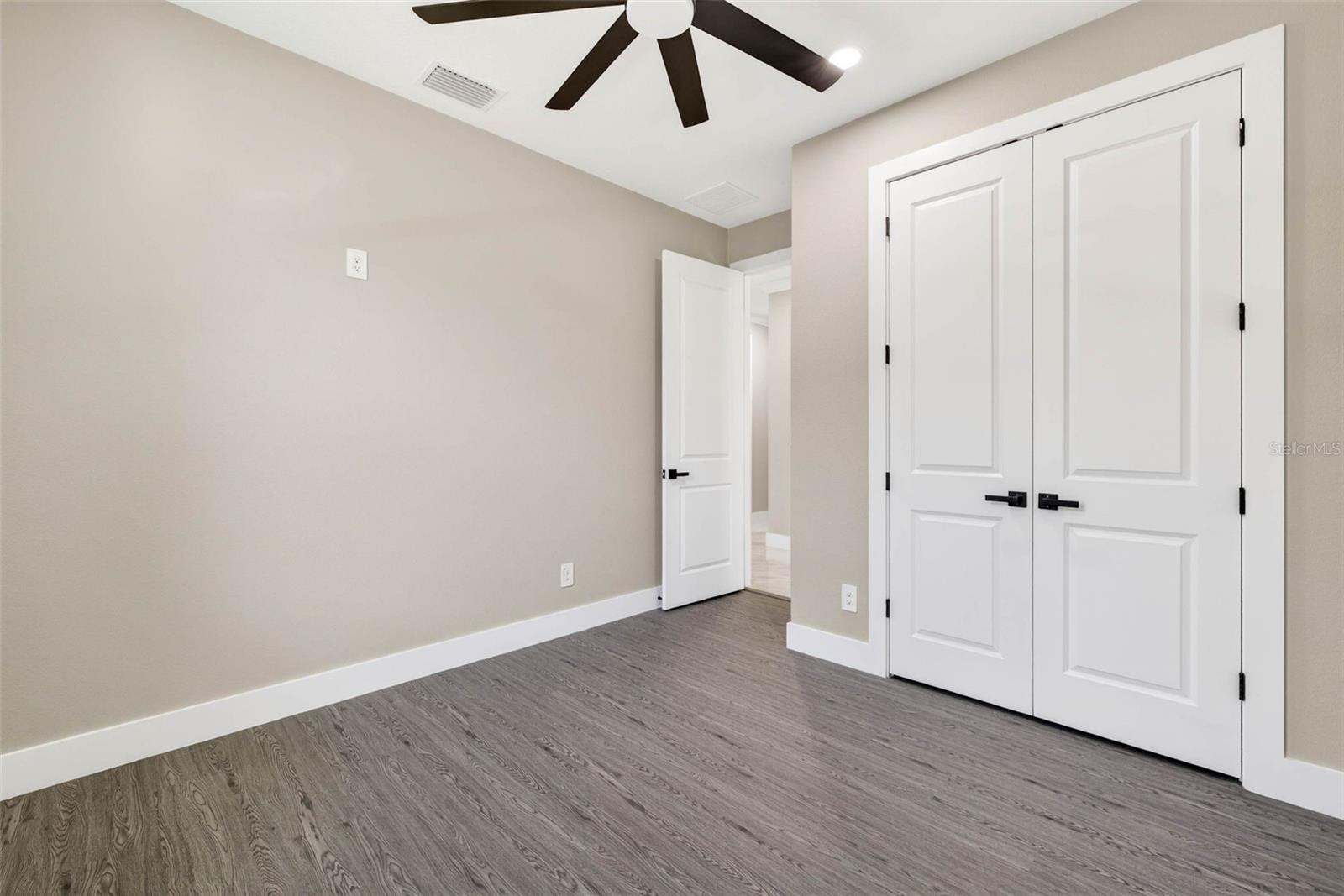 Image 32 of 64 For 288 Roosevelt Avenue