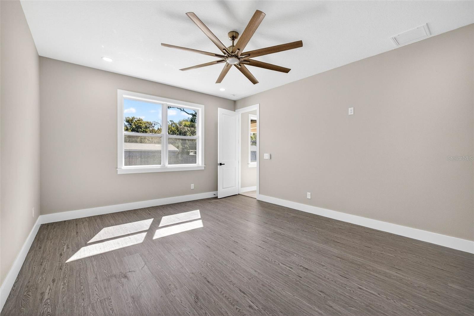 Image 36 of 64 For 288 Roosevelt Avenue