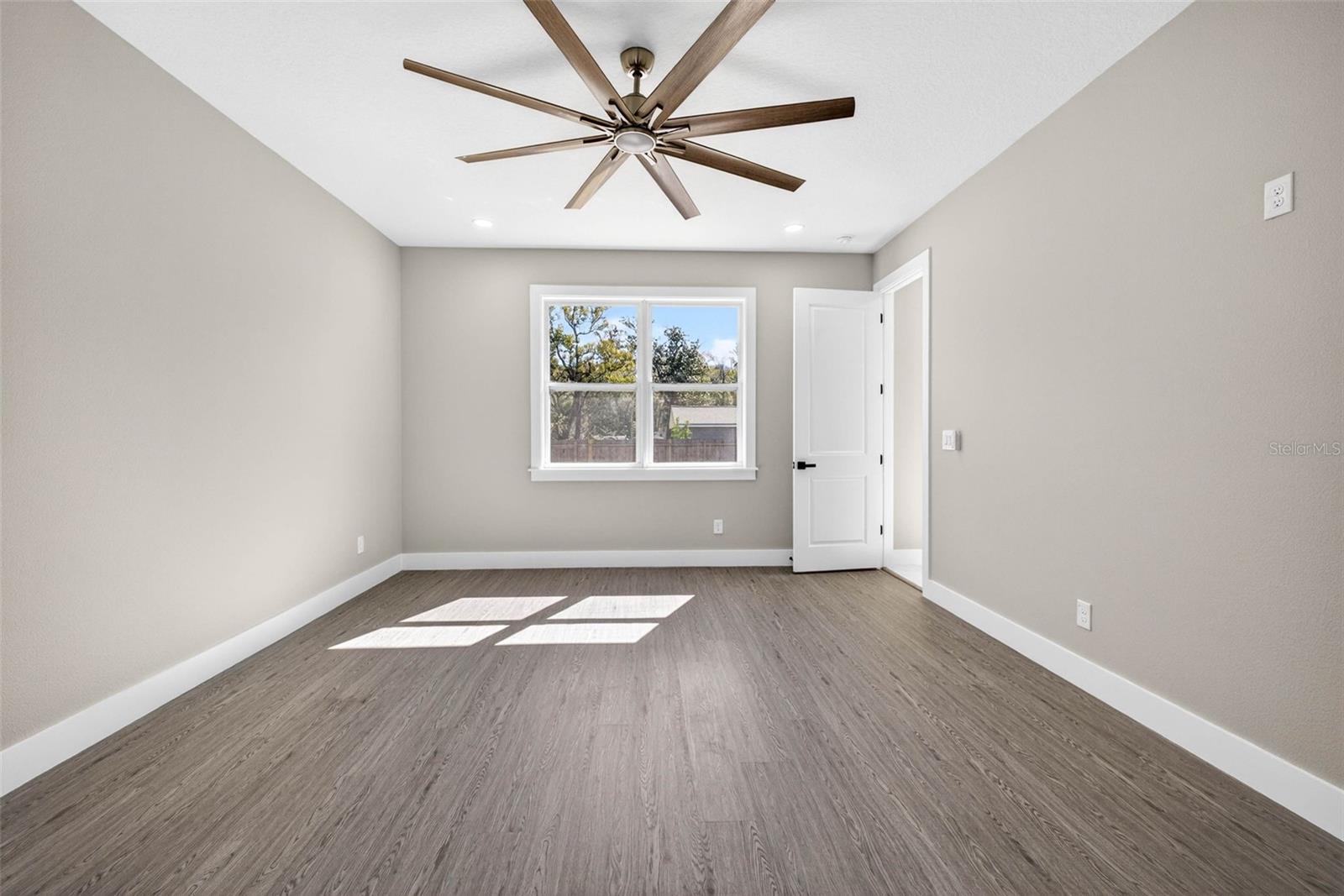 Image 38 of 64 For 288 Roosevelt Avenue