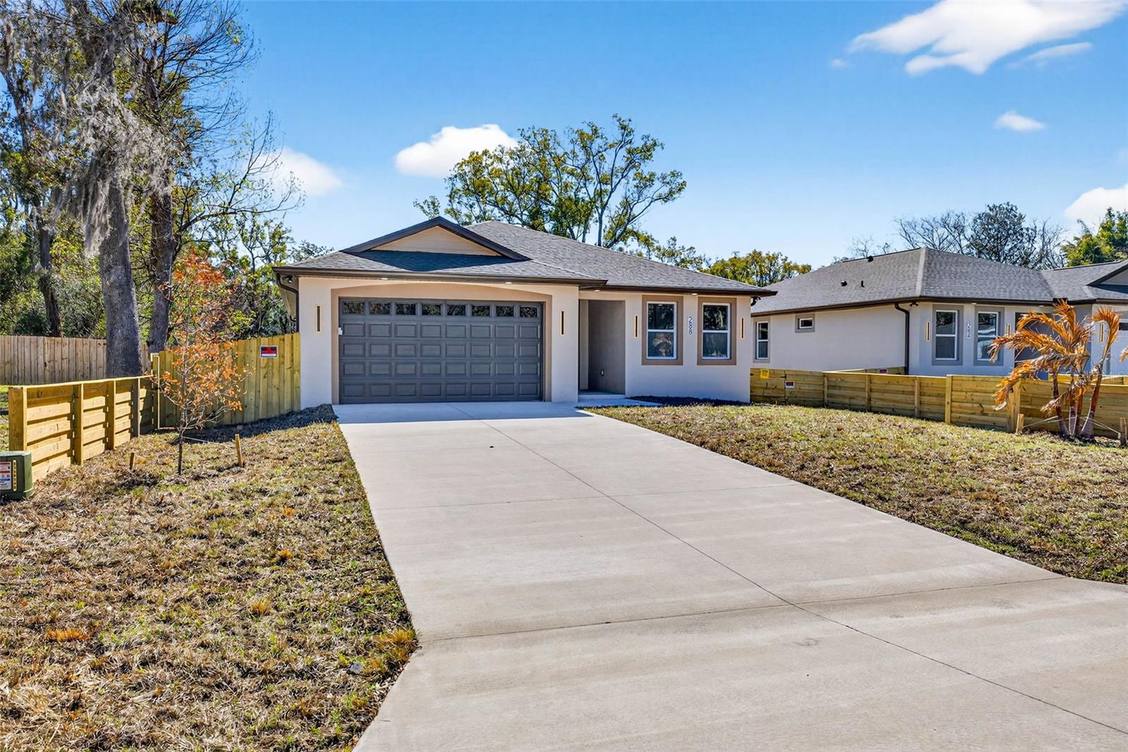 Image 4 of 64 For 288 Roosevelt Avenue