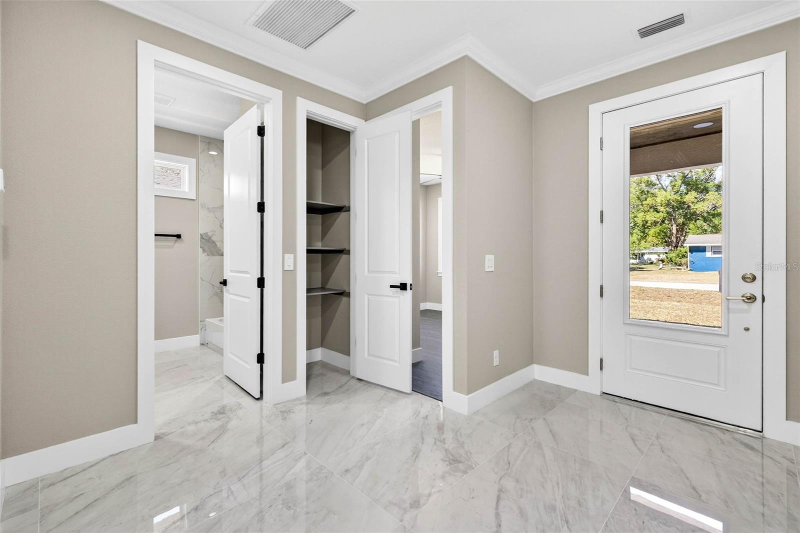 Image 8 of 64 For 288 Roosevelt Avenue