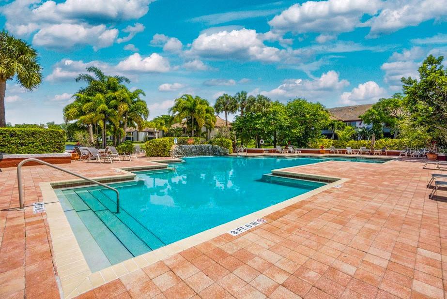 Image 90 of 100 For 10265 Gandy Boulevard N 1711