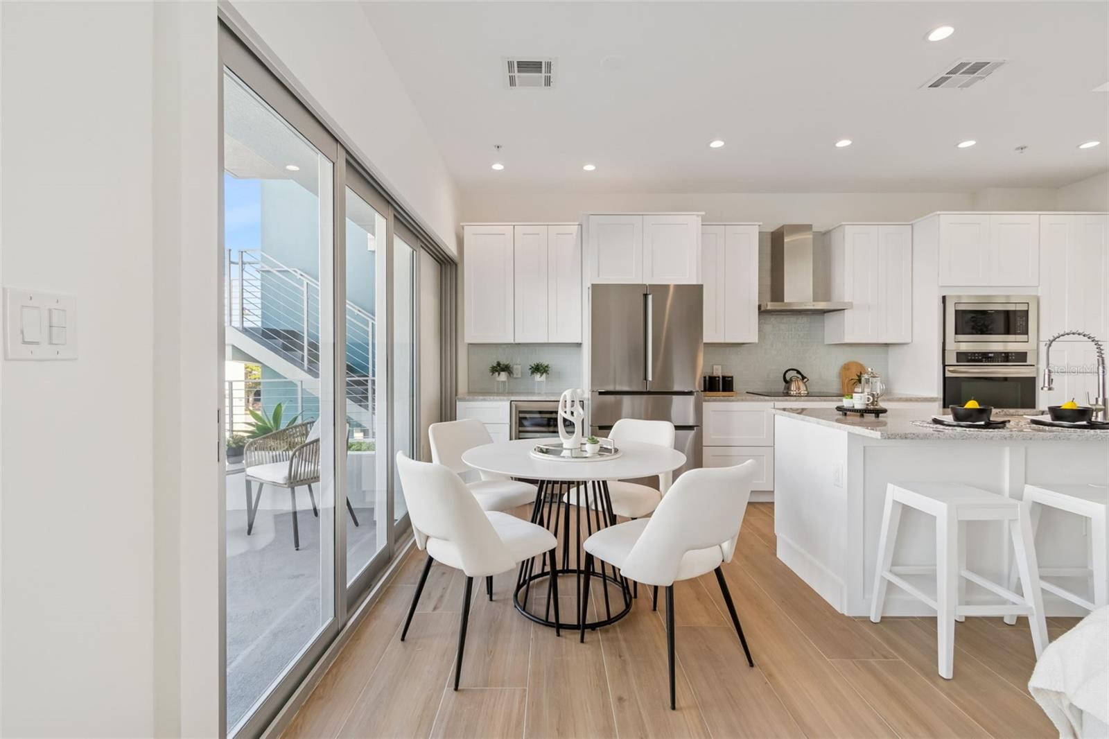 Image 40 of 100 For 1343 4th Street 202