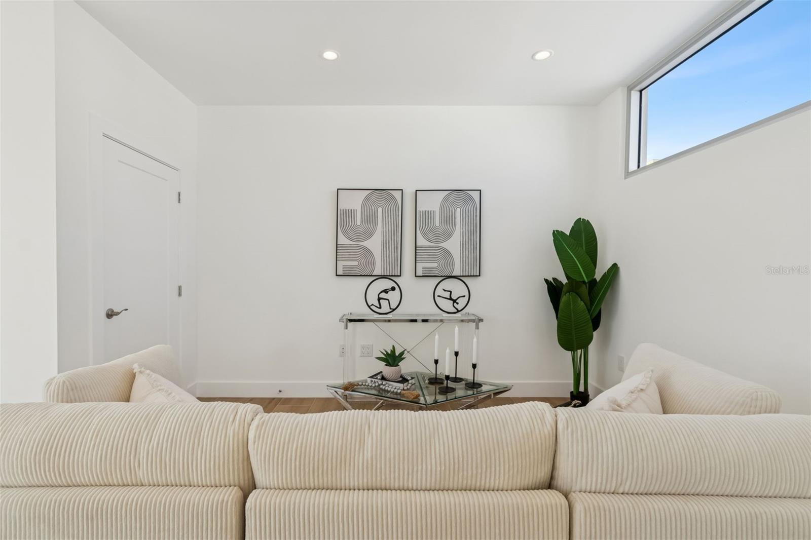 Image 81 of 100 For 1343 4th Street 202