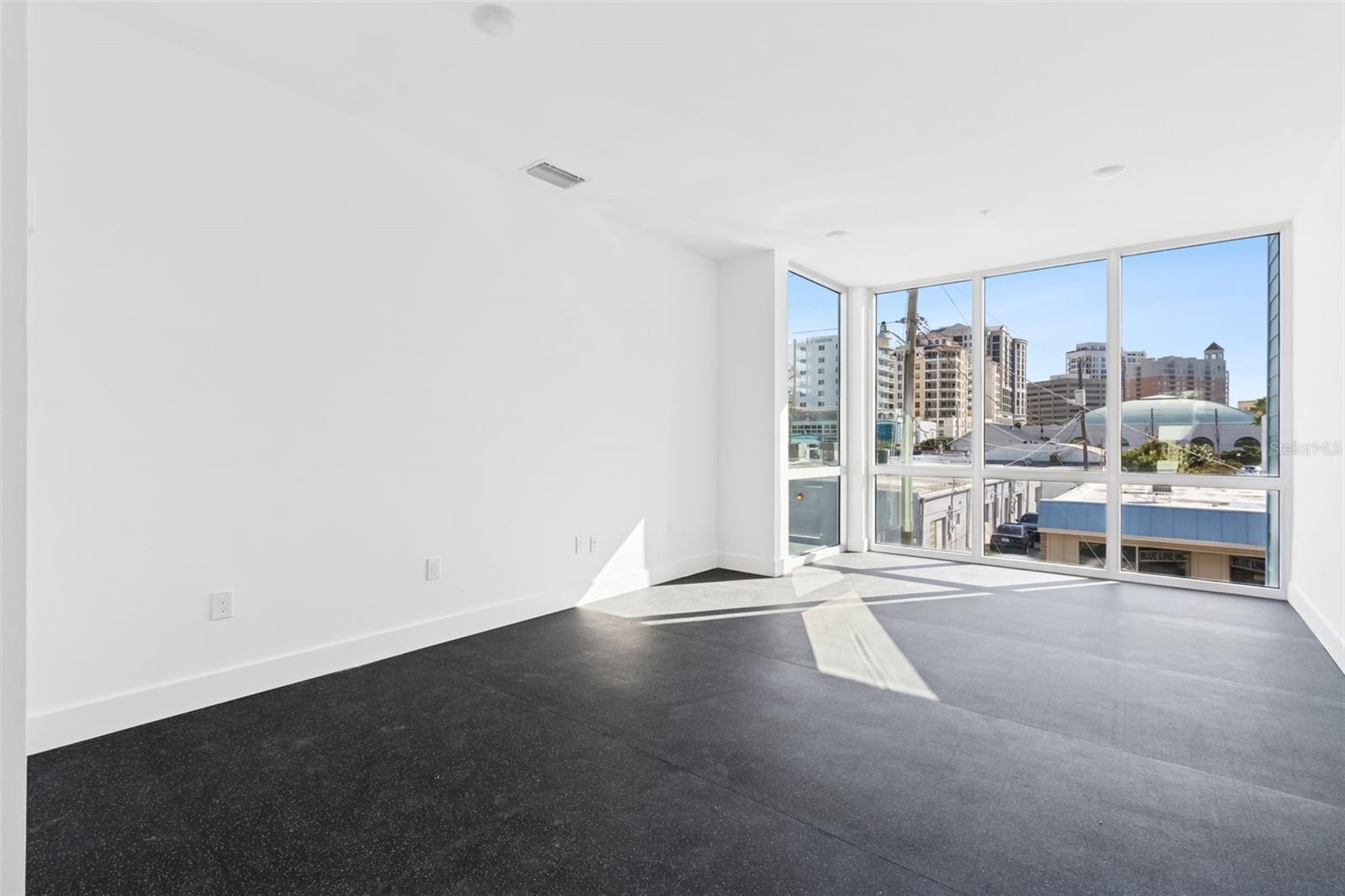 Image 93 of 100 For 1343 4th Street 202