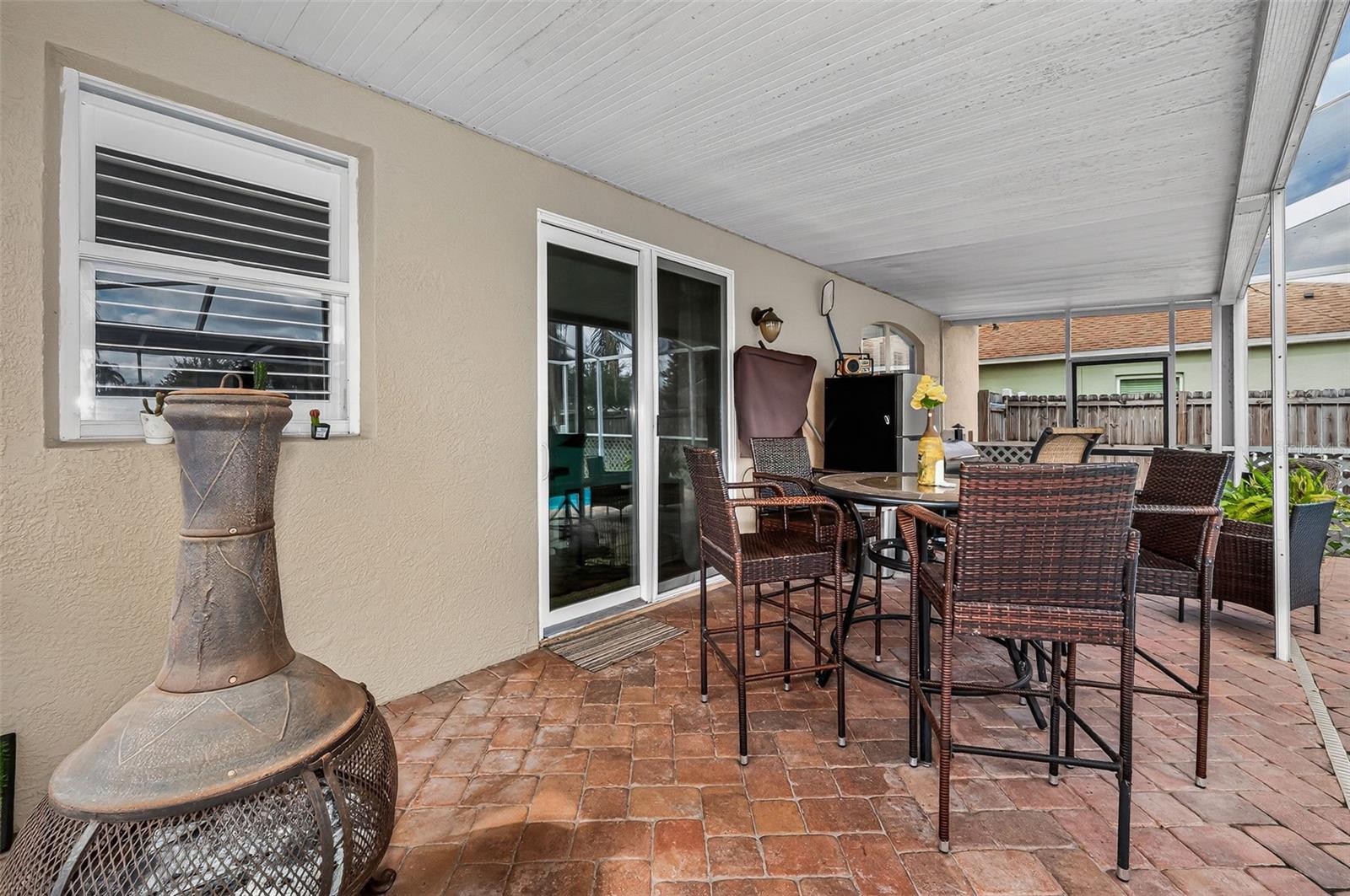 Listing photo id 36 for 24809 Hyde Park Boulevard