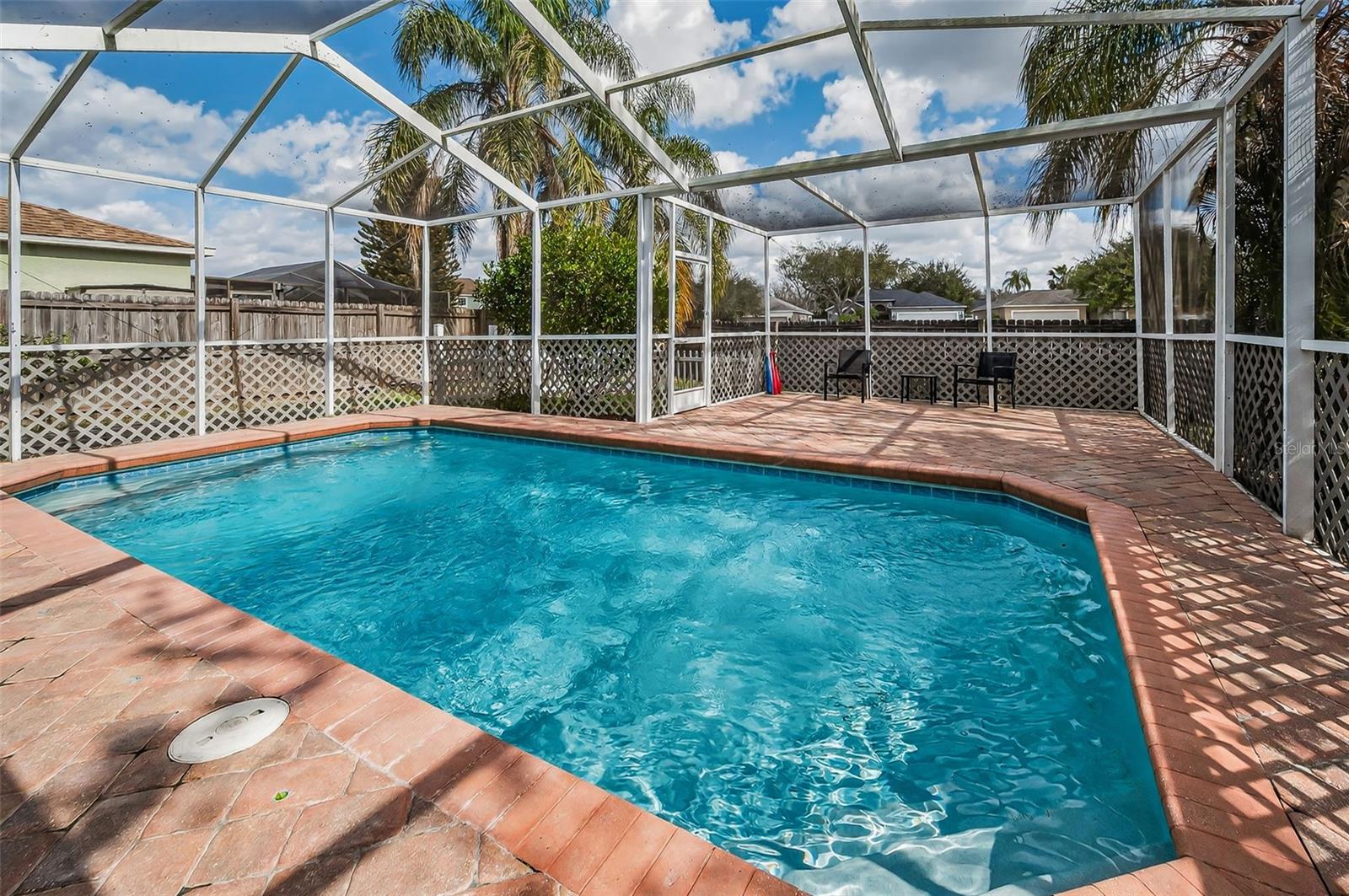 Listing photo id 40 for 24809 Hyde Park Boulevard