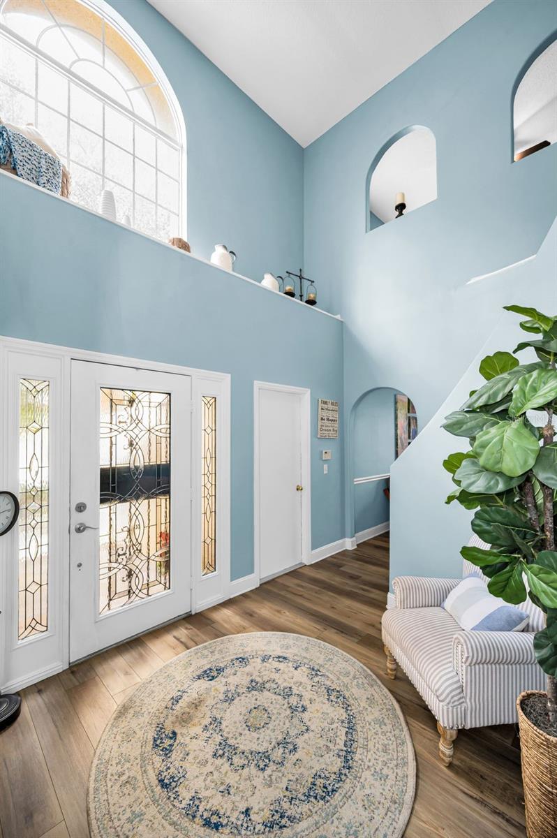 Listing photo id 3 for 24809 Hyde Park Boulevard