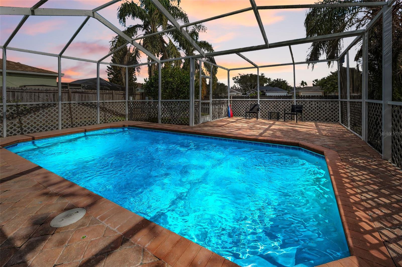 Listing photo id 55 for 24809 Hyde Park Boulevard