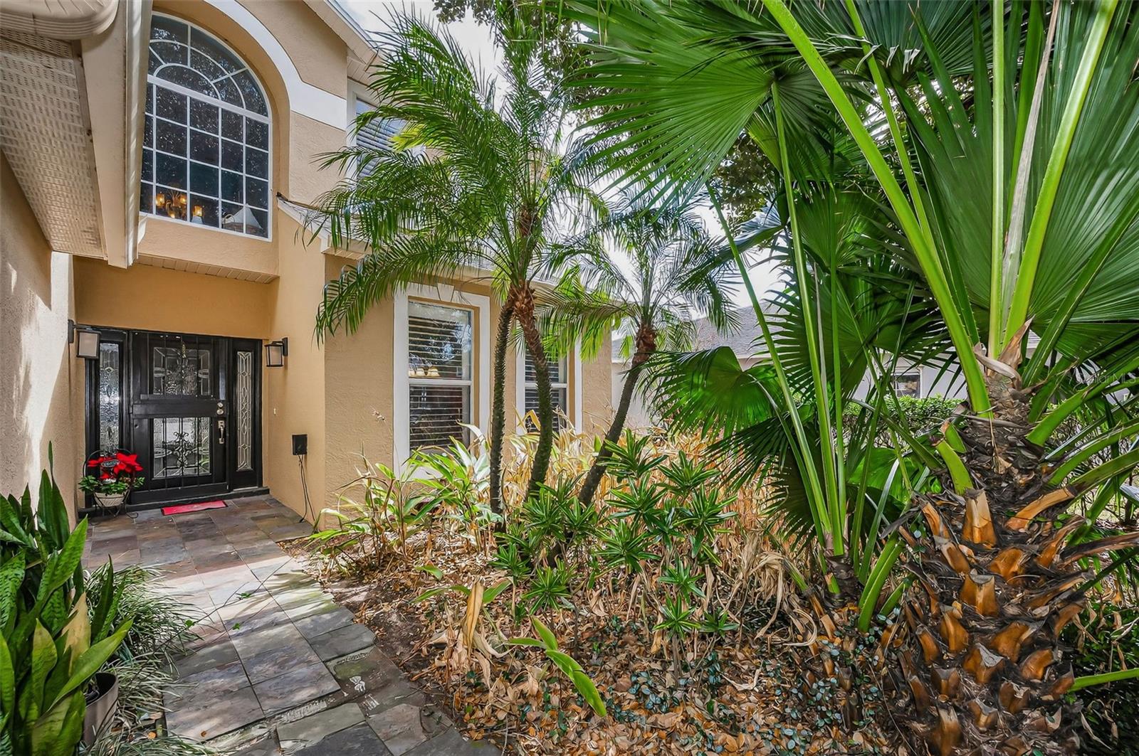 Listing photo id 60 for 24809 Hyde Park Boulevard