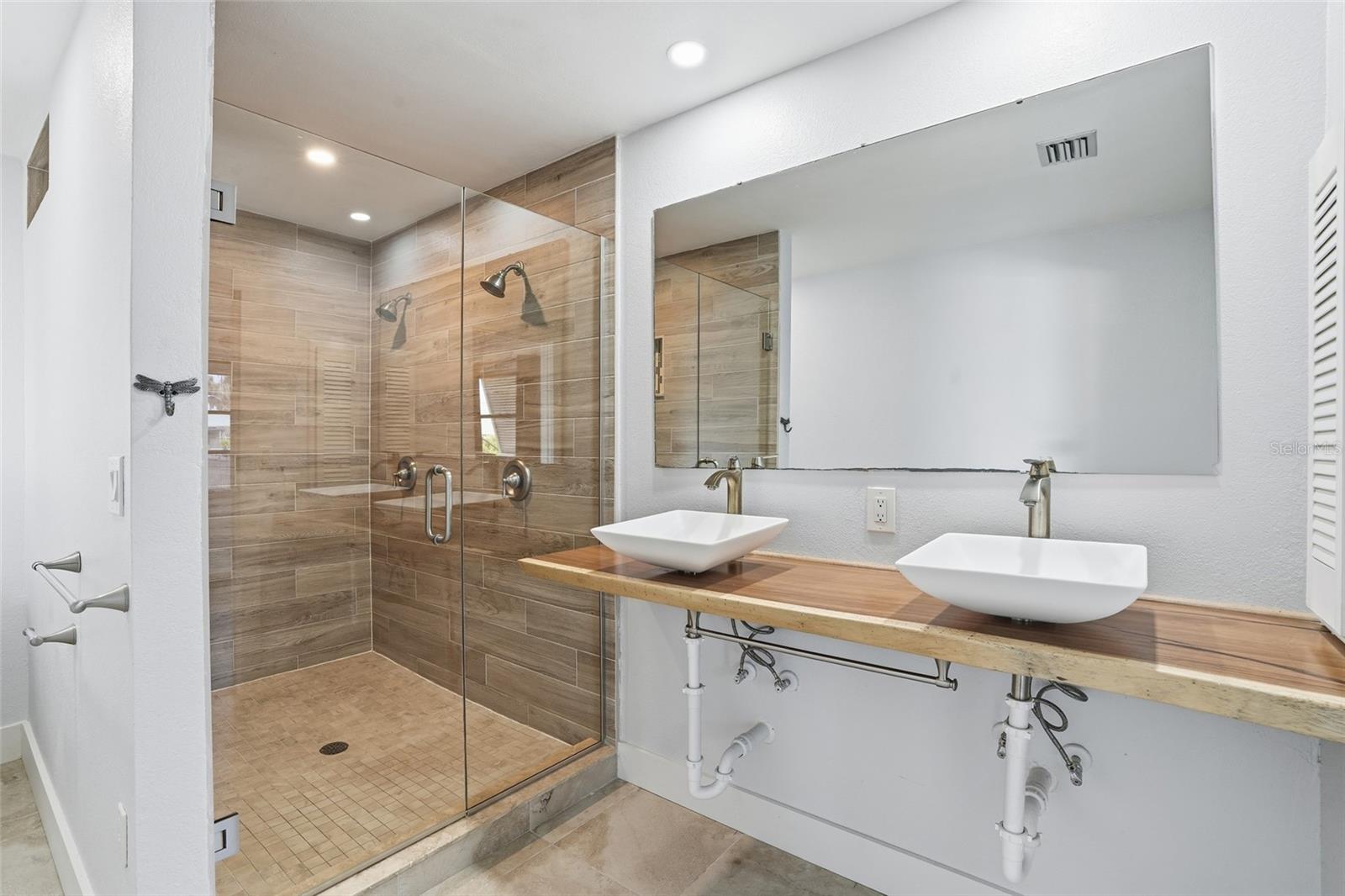 Image 11 of 25 For 405 Tower Drive