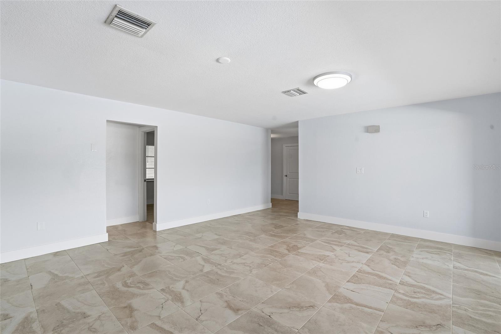 Image 13 of 25 For 405 Tower Drive