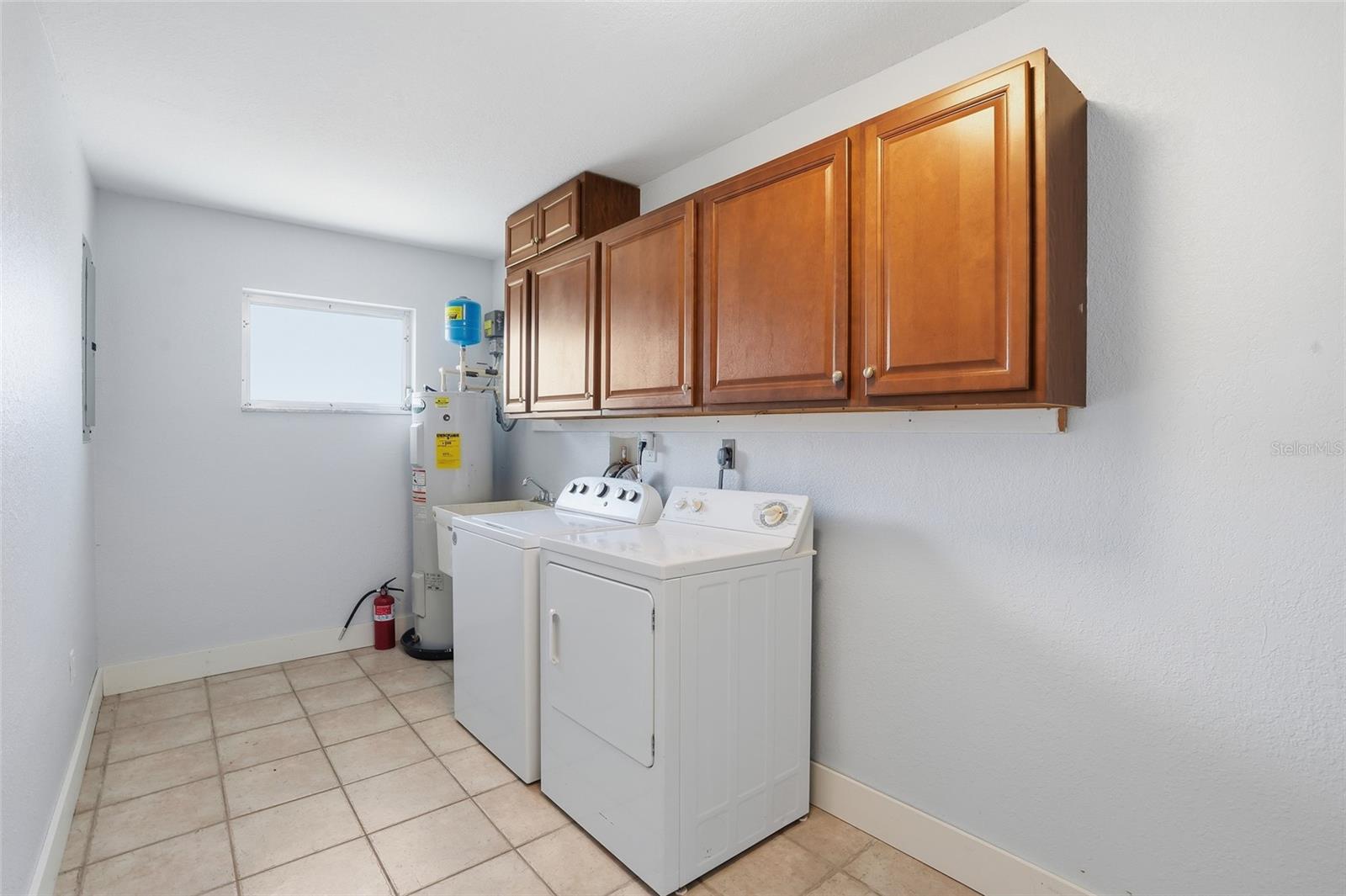 Image 18 of 25 For 405 Tower Drive