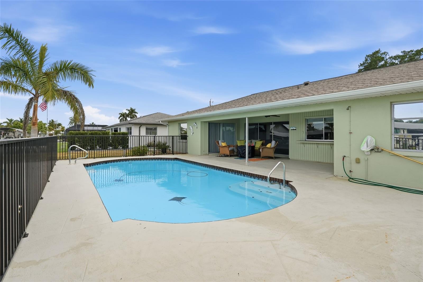 Image 19 of 25 For 405 Tower Drive