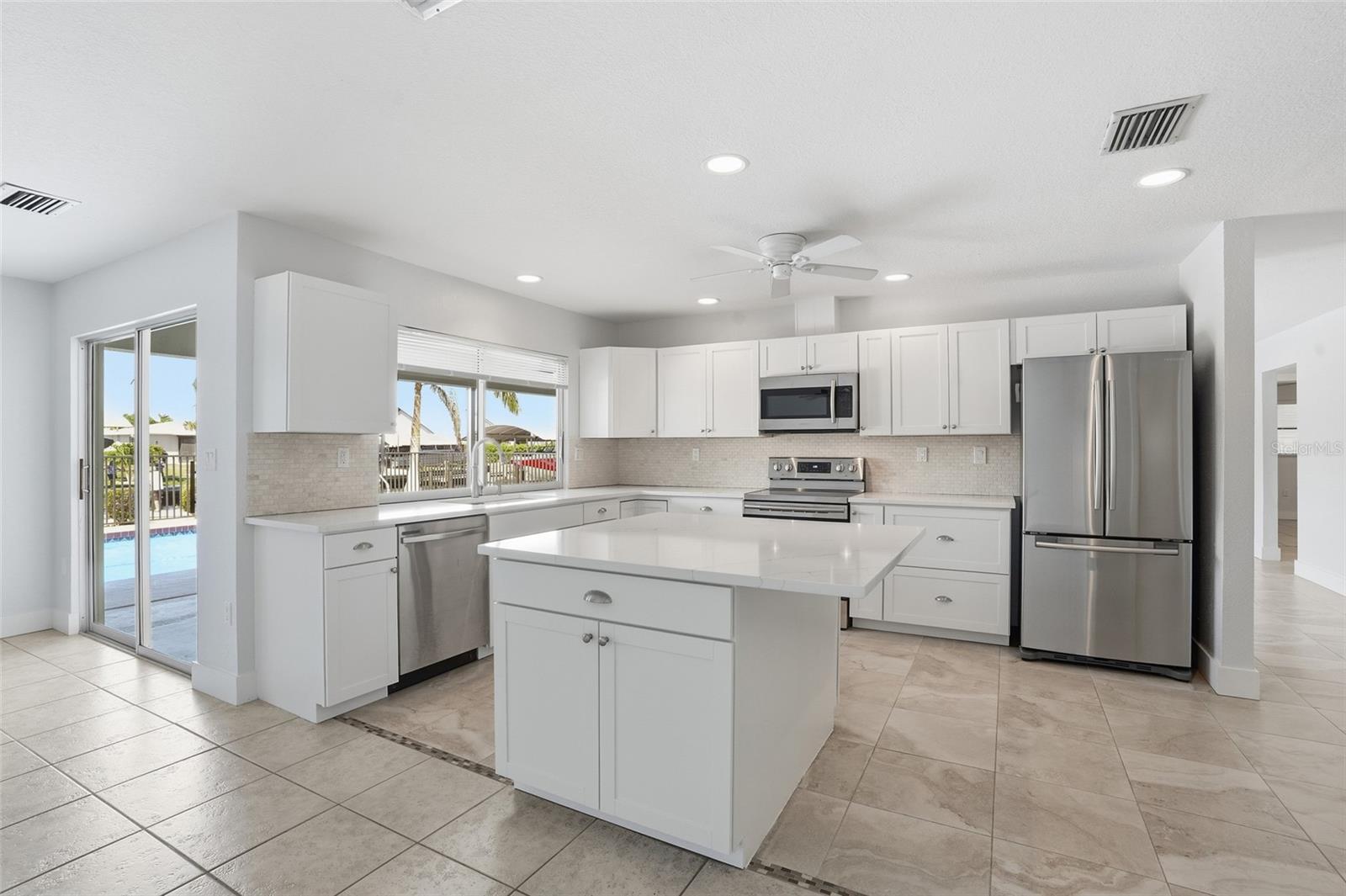 Image 4 of 25 For 405 Tower Drive