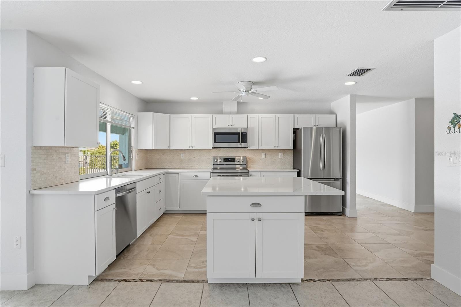 Image 5 of 25 For 405 Tower Drive