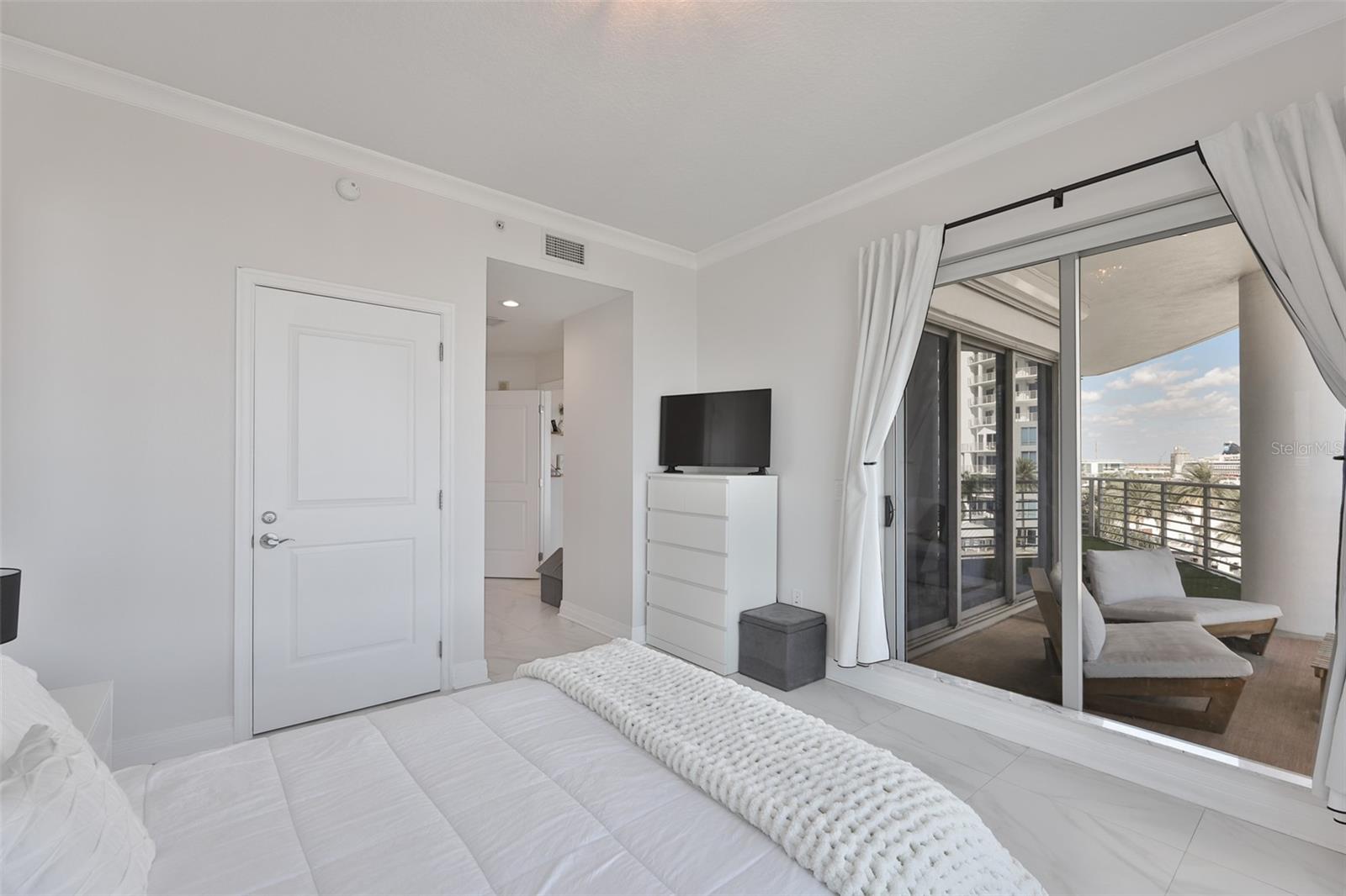 Image 22 of 63 For 449 12th Street 802