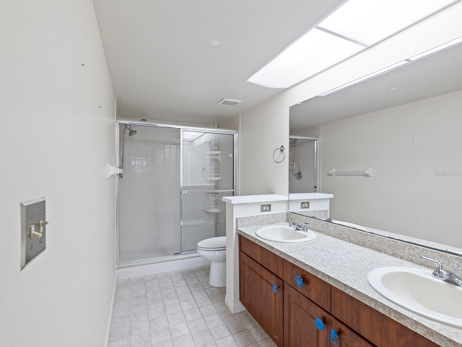 Image 17 of 41 For 1880 Whispering Way