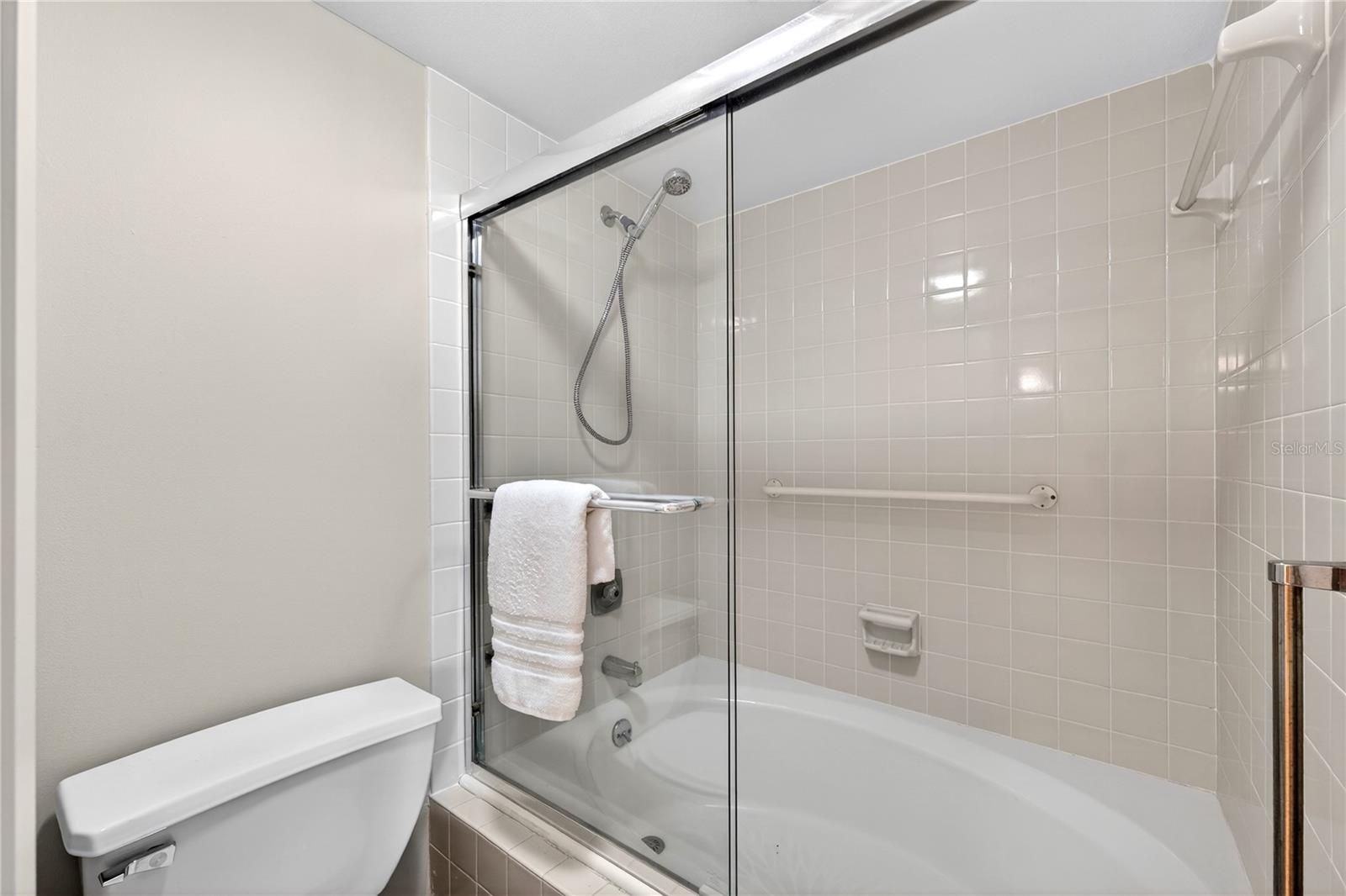 Image 37 of 61 For 5950 Pelican Bay Plaza S 2e