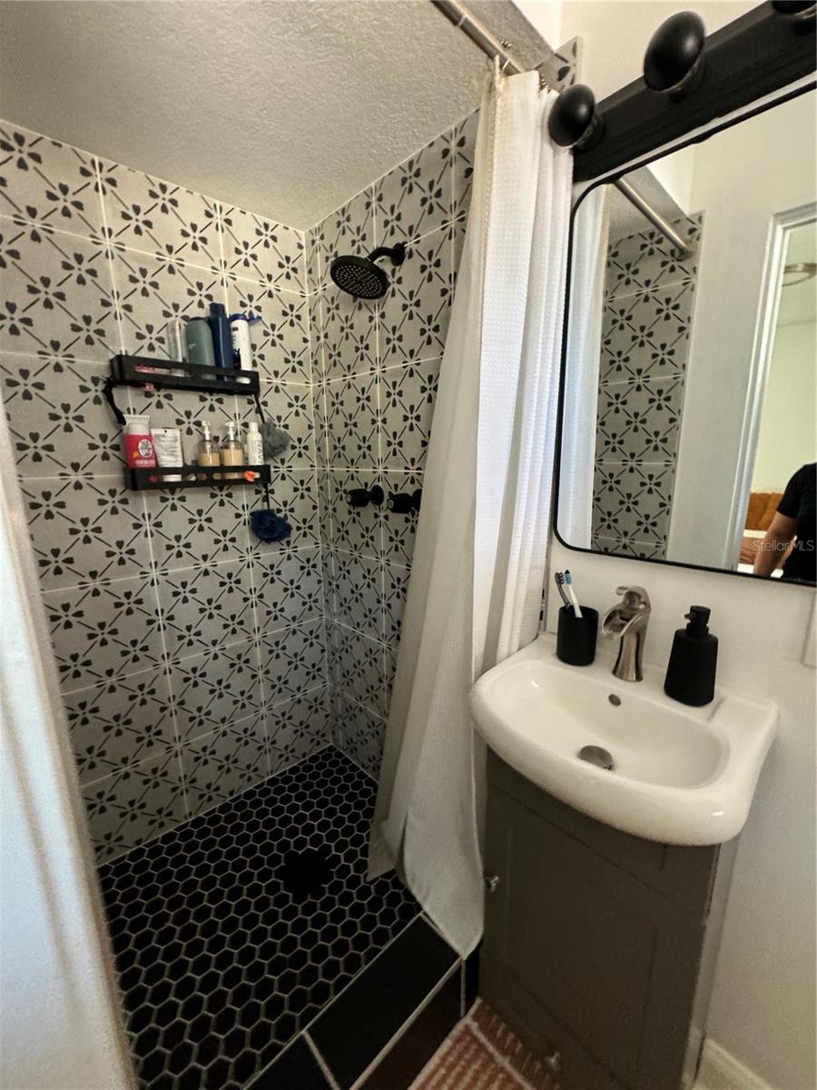 Image 19 of 47 For 6801 20th Street N