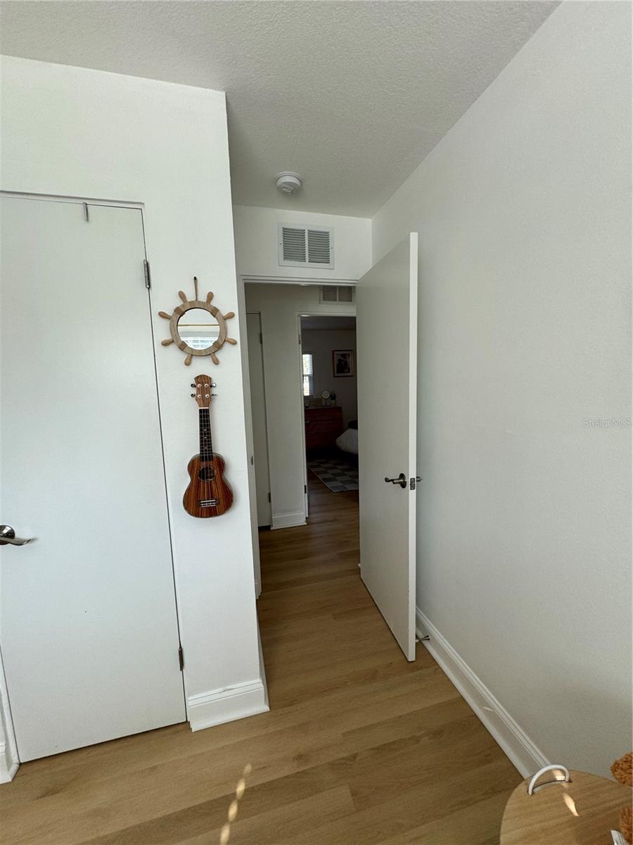 Image 30 of 47 For 6801 20th Street N