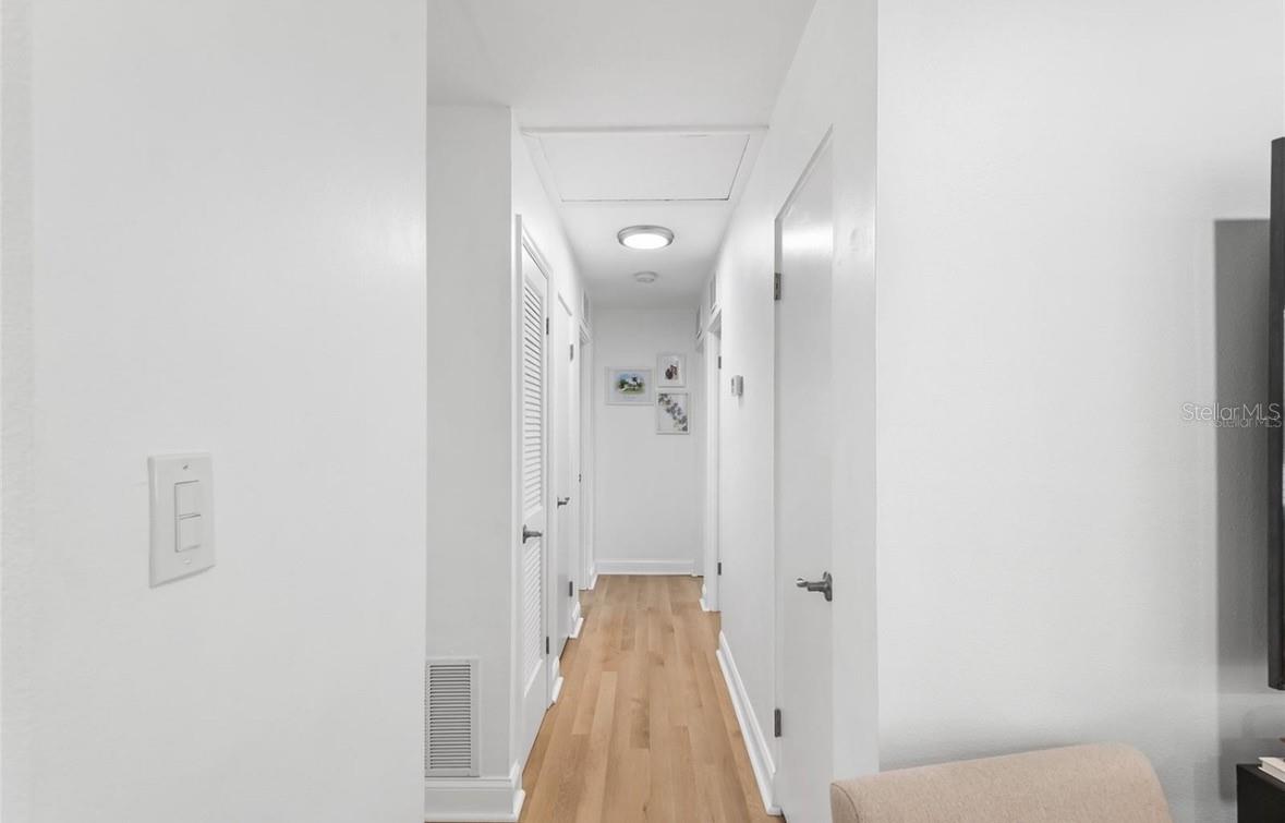 Image 32 of 47 For 6801 20th Street N