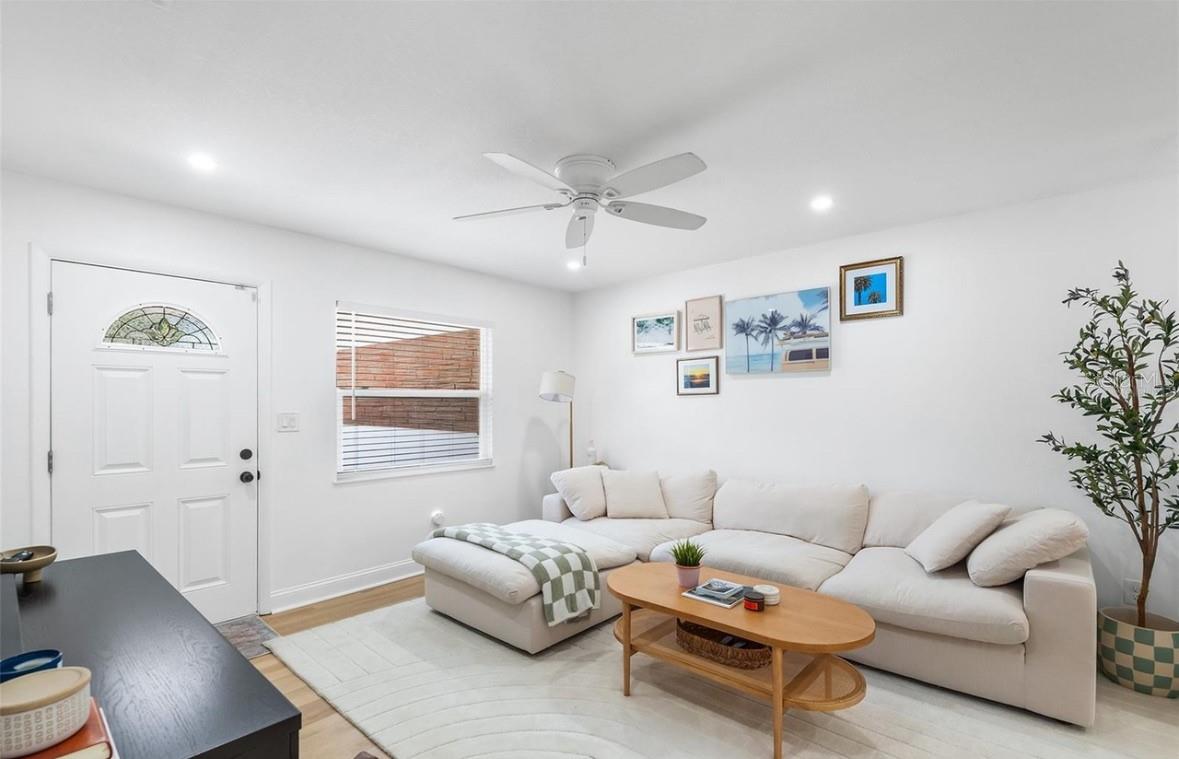 Image 4 of 47 For 6801 20th Street N