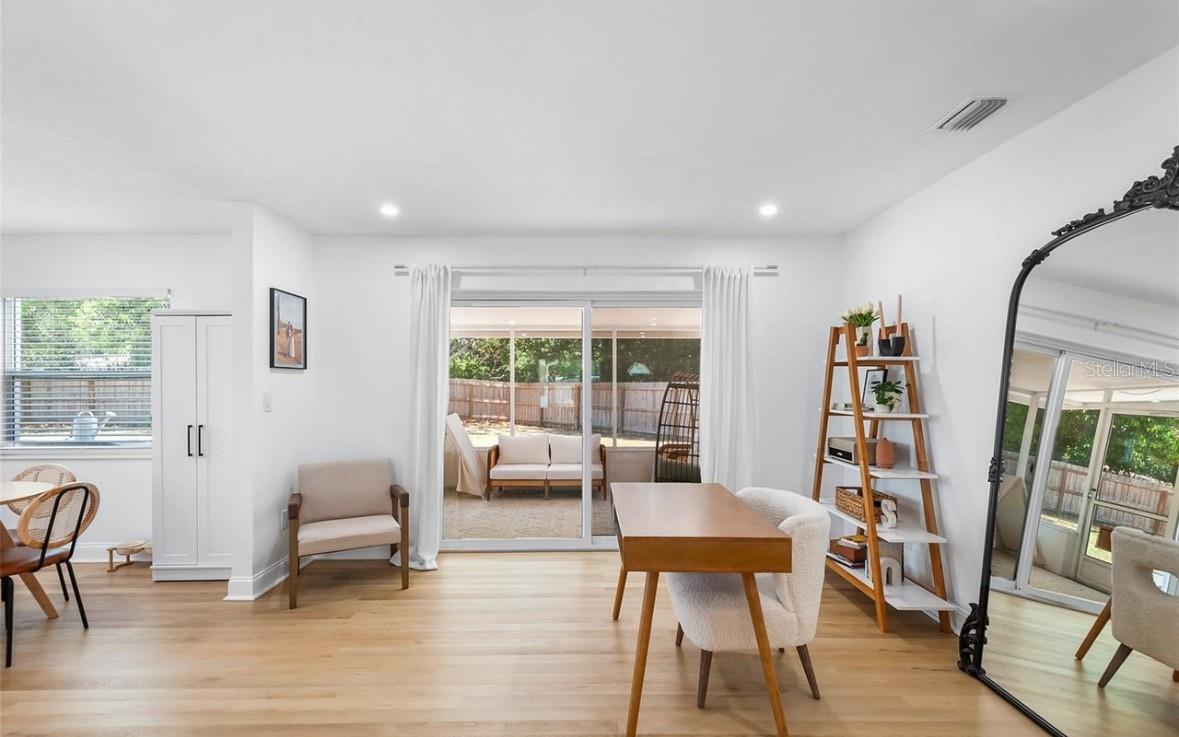 Image 5 of 47 For 6801 20th Street N