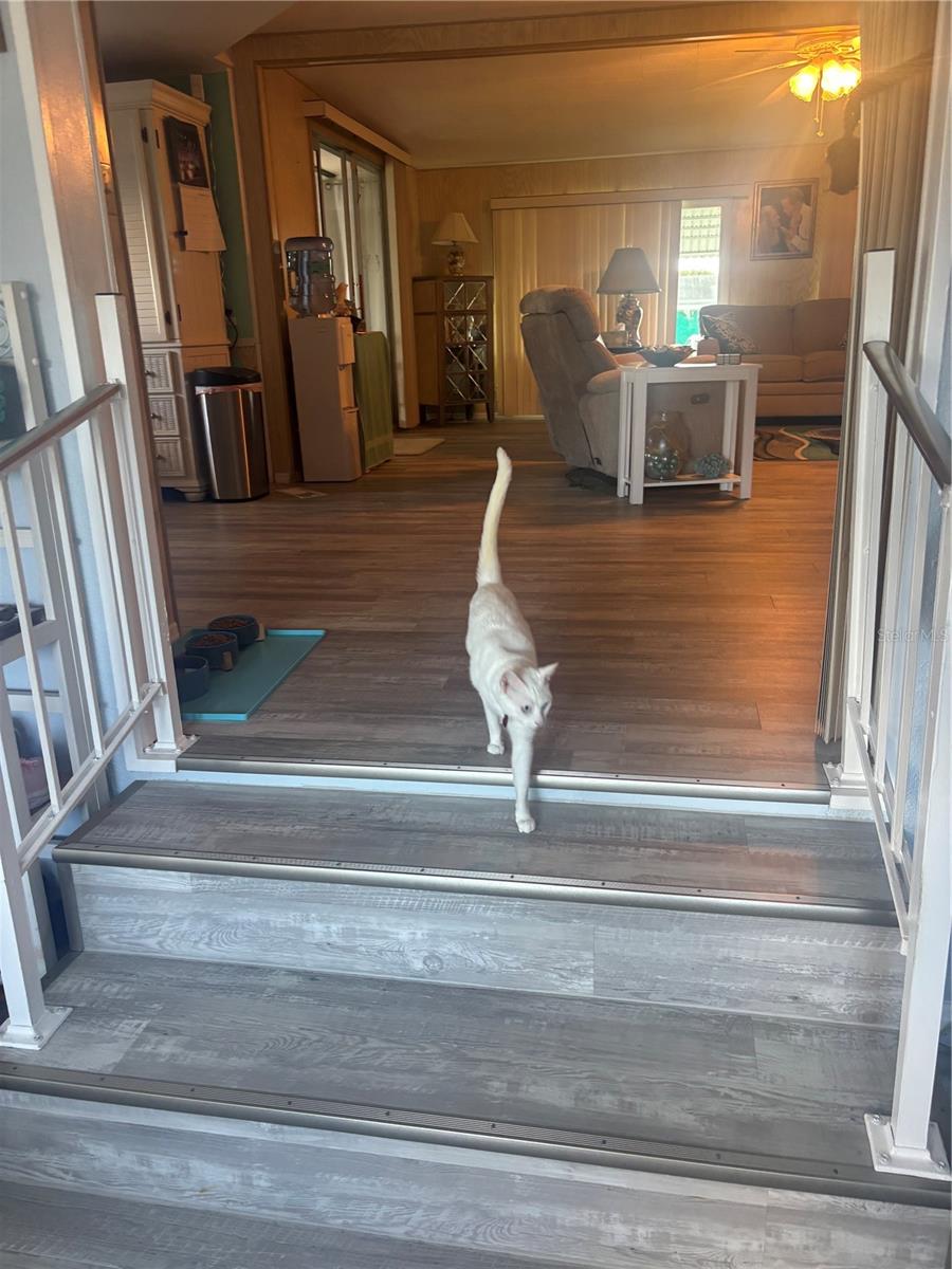 Image 14 of 24 For 105 Freedom Court 30