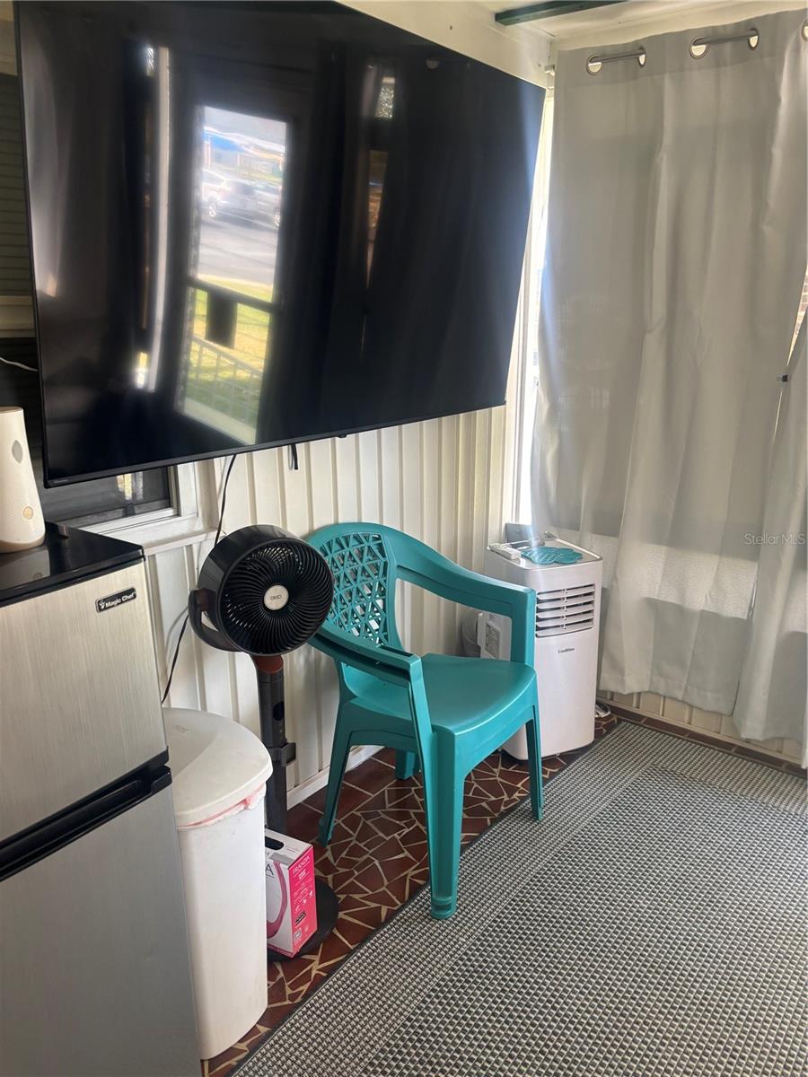 Image 20 of 24 For 105 Freedom Court 30