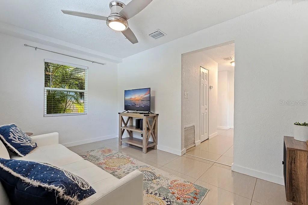 Image 16 of 29 For 4801 14th Avenue S