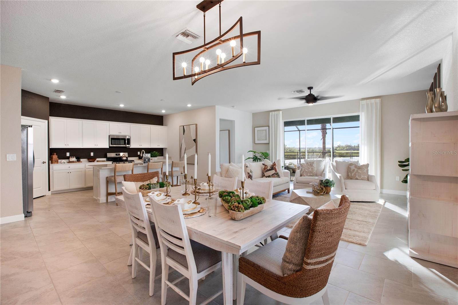 Image 10 of 25 For 17827 Garden Grove Way