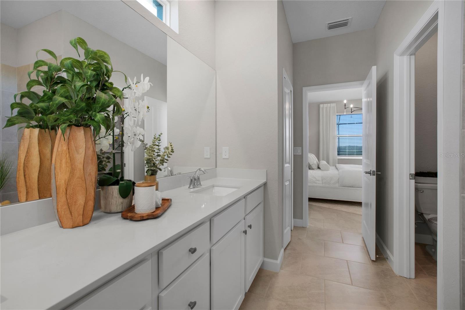 Image 21 of 25 For 17827 Garden Grove Way