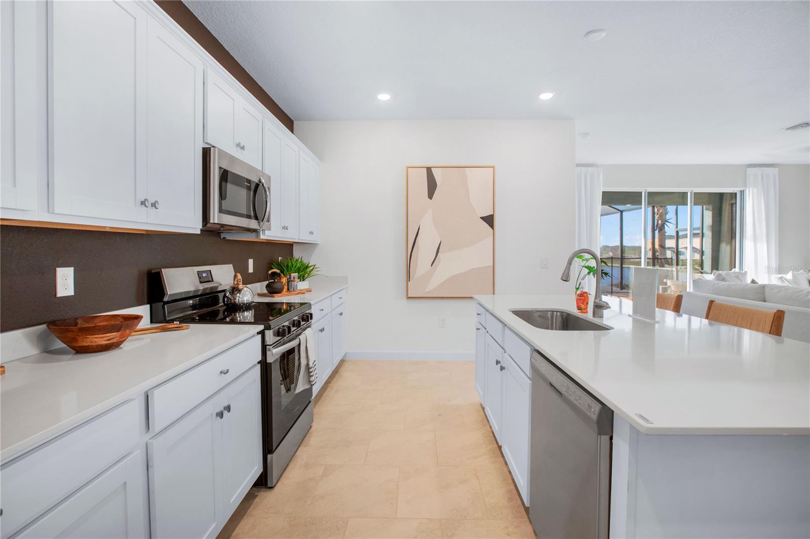 Image 4 of 25 For 17827 Garden Grove Way