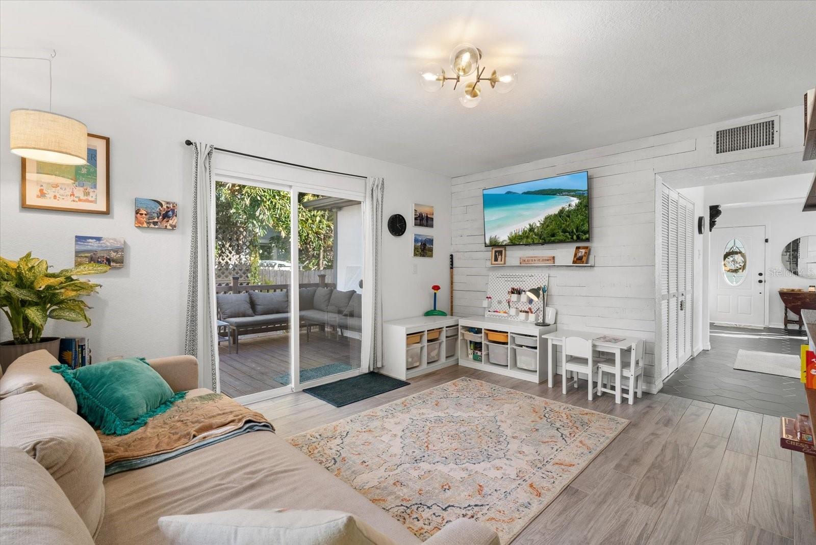 Image 12 of 40 For 343 37th Avenue Ne