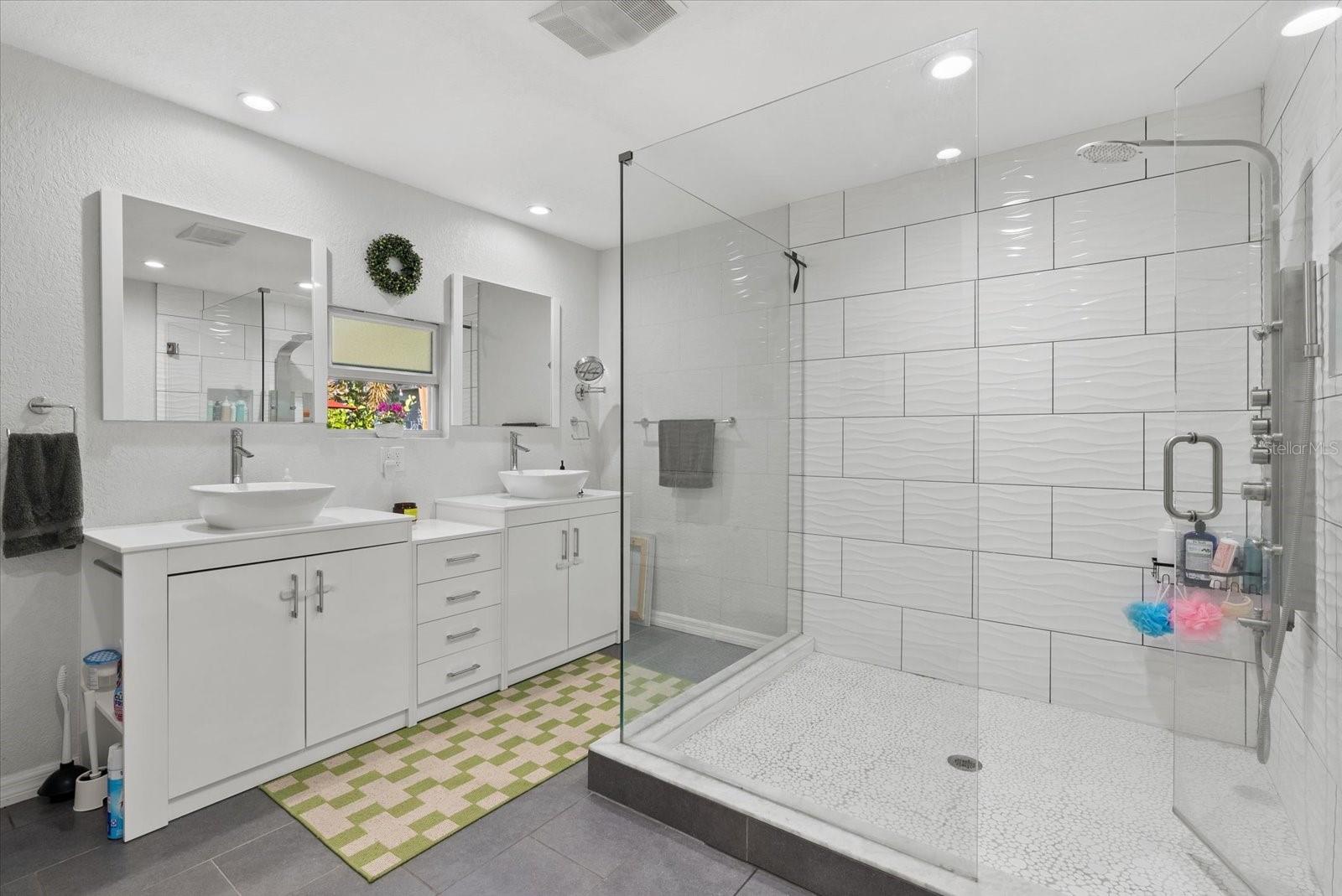 Image 16 of 40 For 343 37th Avenue Ne