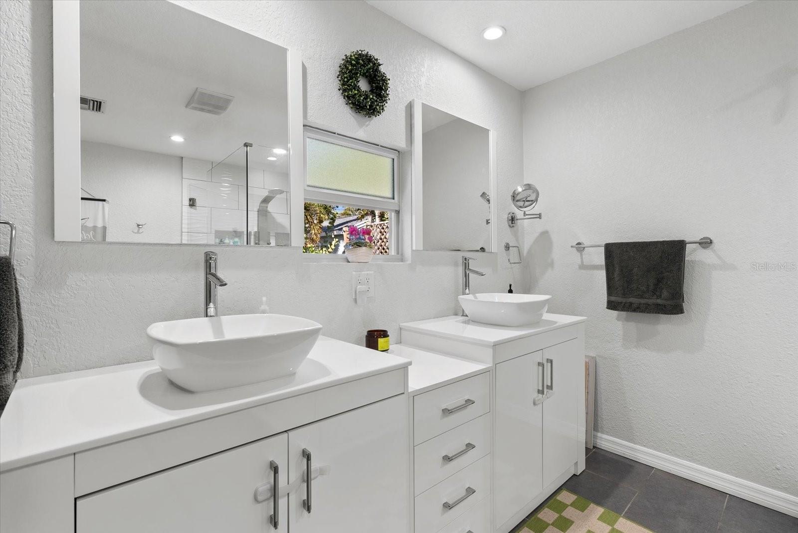 Image 17 of 40 For 343 37th Avenue Ne