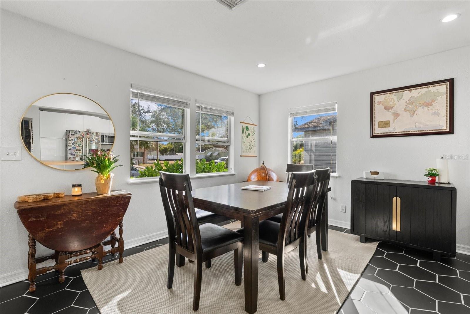 Image 8 of 40 For 343 37th Avenue Ne