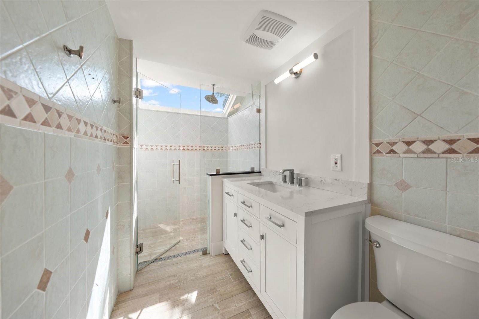 Image 10 of 52 For 6667 Greenbrier Drive