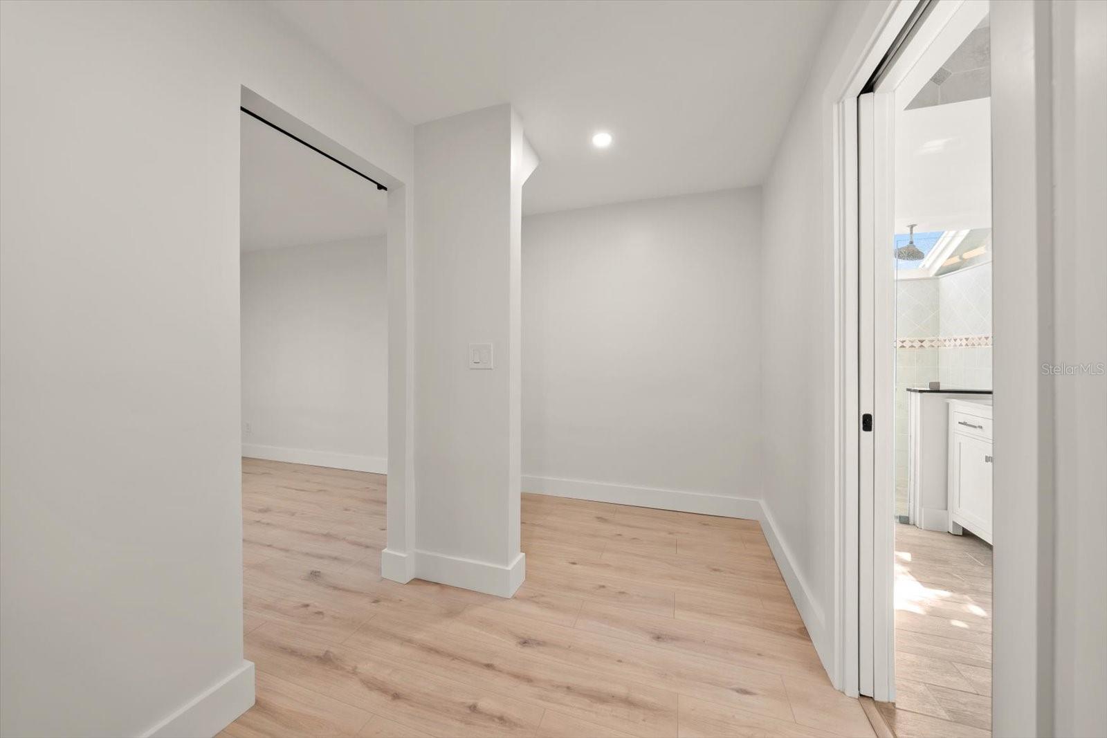 Image 11 of 52 For 6667 Greenbrier Drive