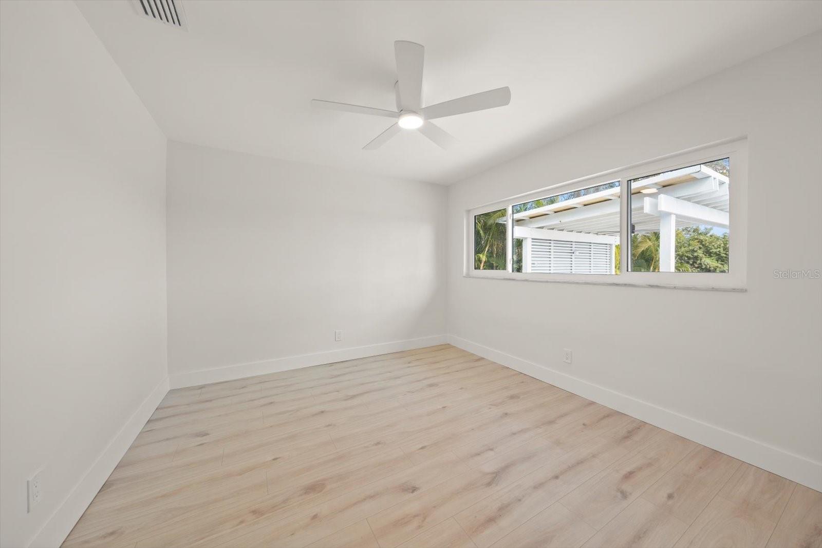 Image 21 of 52 For 6667 Greenbrier Drive