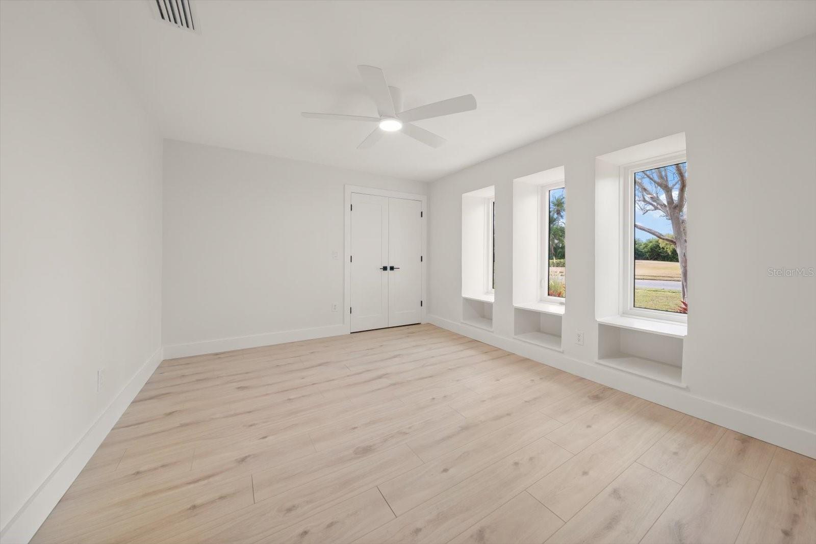 Image 25 of 52 For 6667 Greenbrier Drive