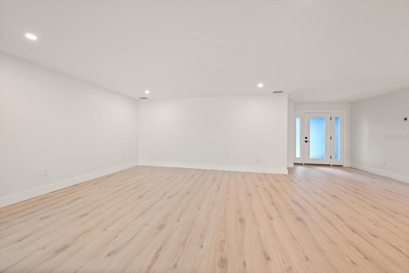 Image 37 of 52 For 6667 Greenbrier Drive