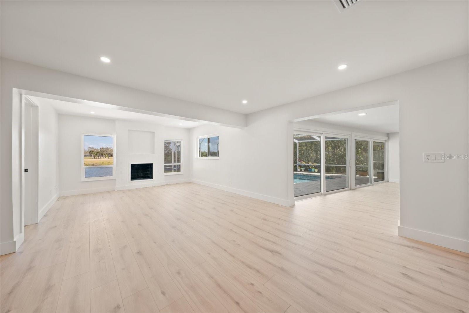 Image 4 of 52 For 6667 Greenbrier Drive