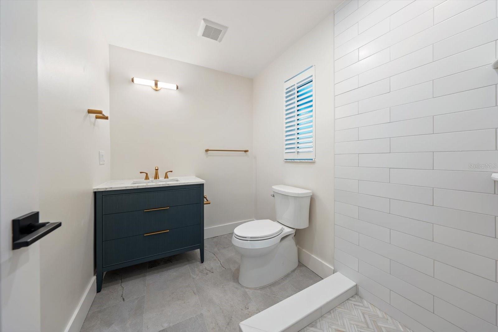 Image 44 of 52 For 6667 Greenbrier Drive