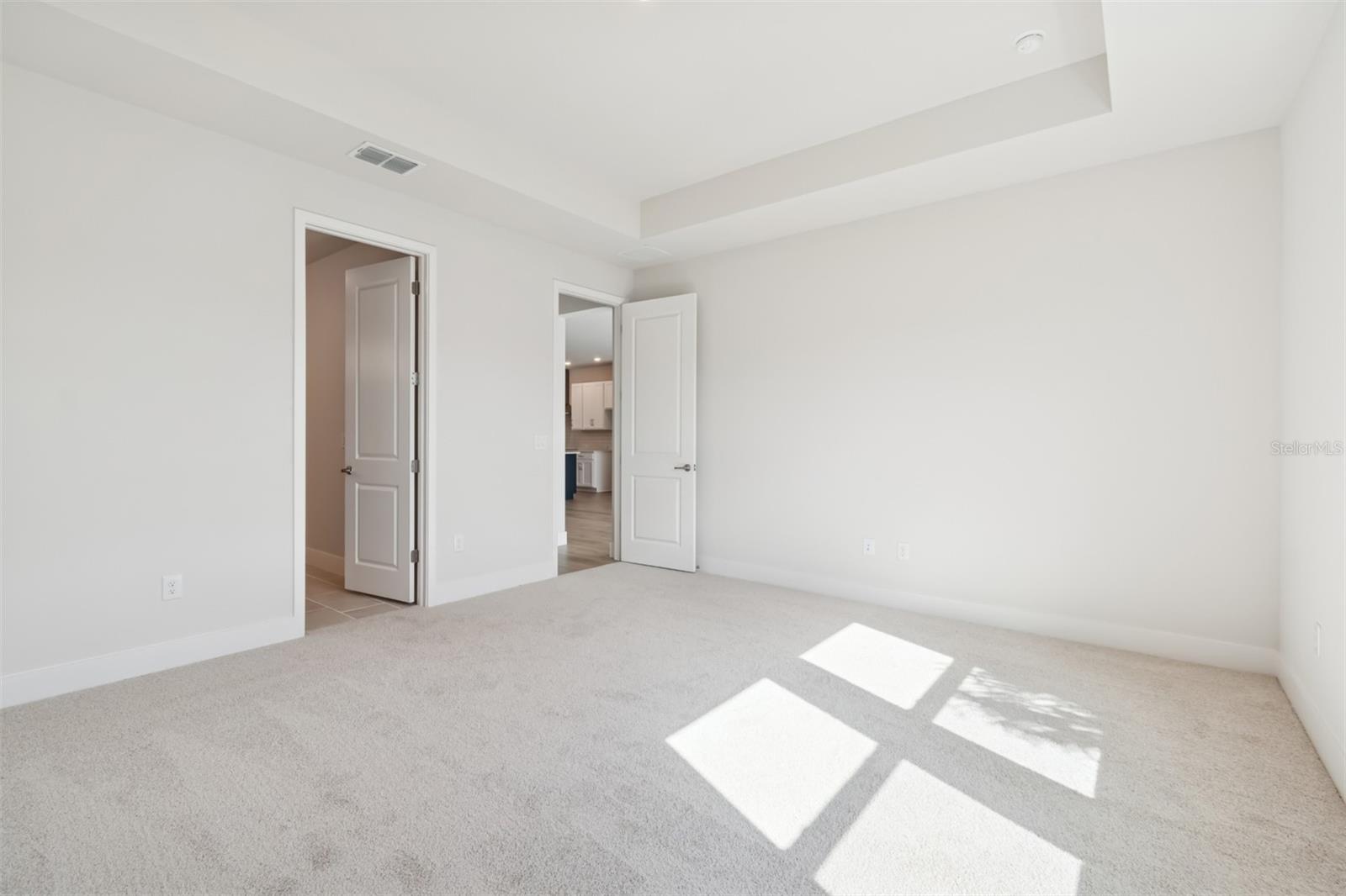 Image 10 of 23 For 10660 Crescent Creek Crossing