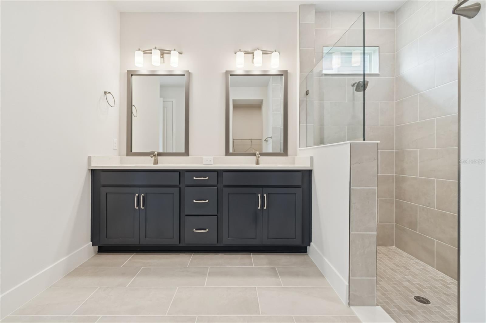 Image 11 of 23 For 10660 Crescent Creek Crossing