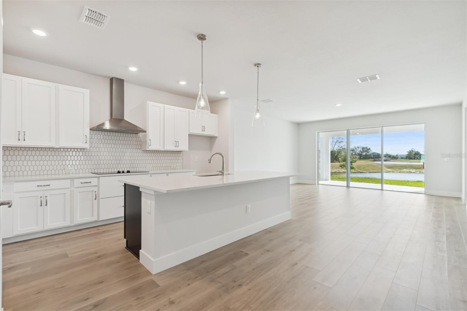 Image 4 of 23 For 10660 Crescent Creek Crossing